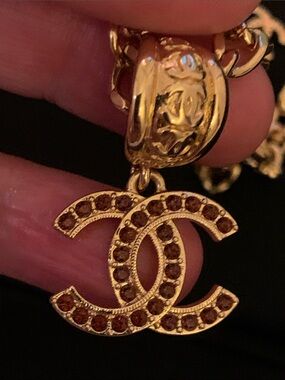 Absolutely stunning fashionable , collectible Chanel authentic golden necklace